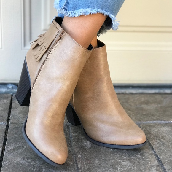 NIB Distressed Fringe Tan Boho Ankle Booties - Picture 2 of 7